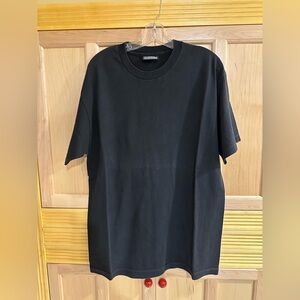 UNISEX: basic black t-shirt (adults size L)
